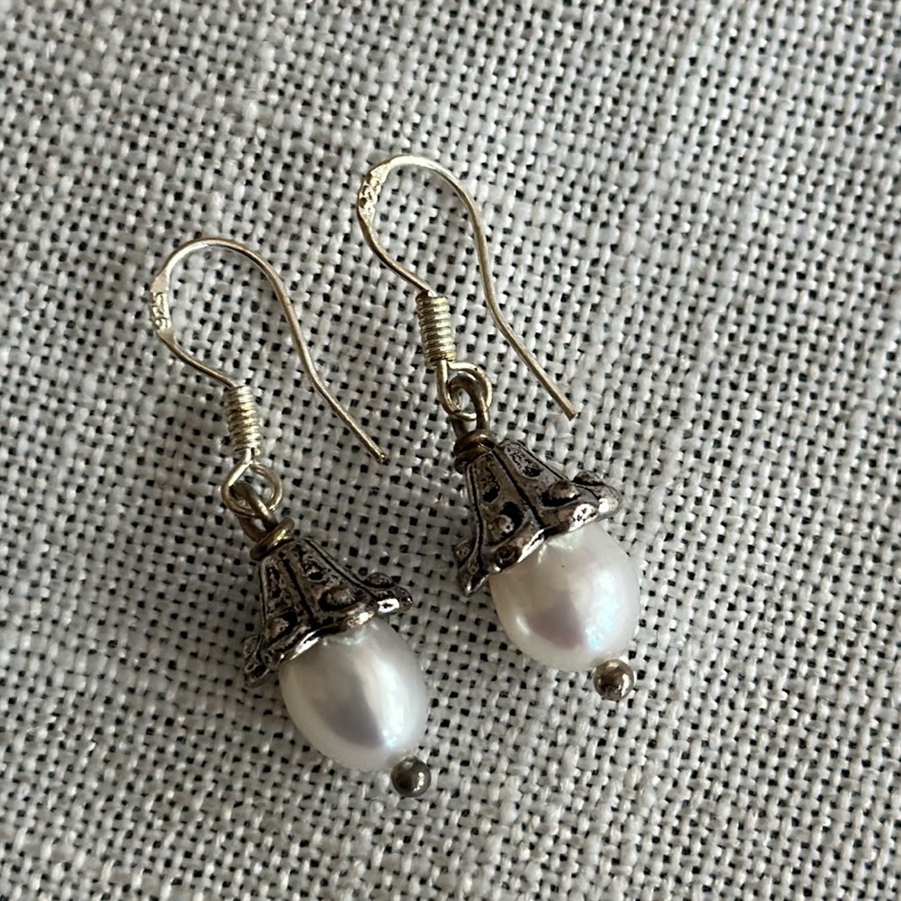 Fresh water white teardrop shaped pearl earrings sterling silver wire’s vintage